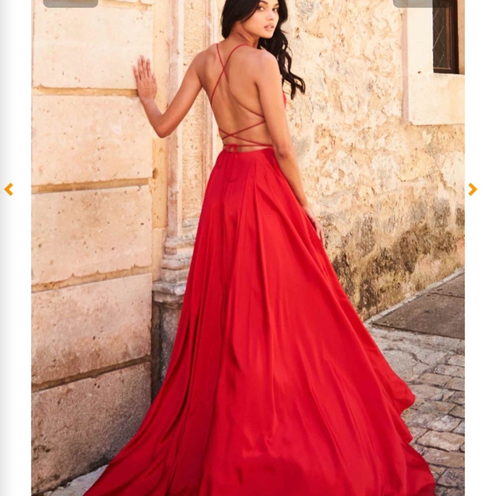 RED PROM DRESS - Picture 4 of 6
